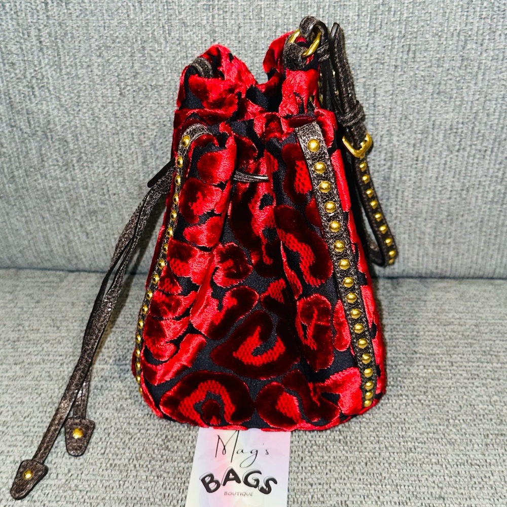 Prada: Studded Rose Velvet Leather Drawstring Clutch Wristlet Bag (Red/ Black) - Picture 11 of 16